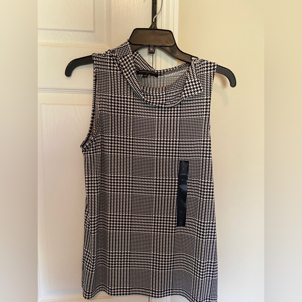 NWT black and white sleeveless top